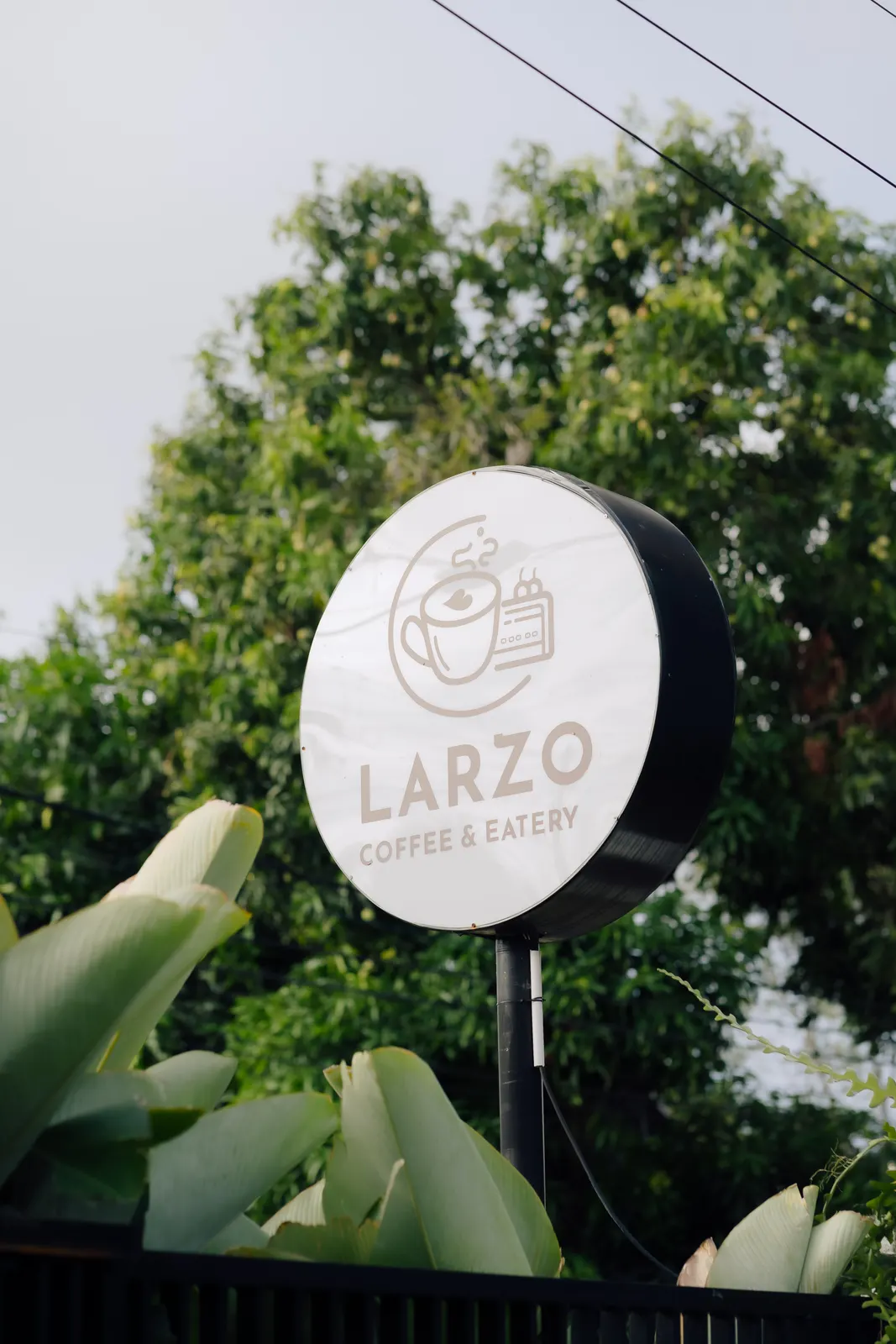 LARZO sign outside